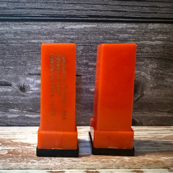 Vintage 1950s Phillips 66 Gas Pump Salt & Pepper Shakers Orange Plastic Idaho - Picture 2 of 6